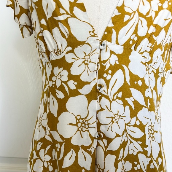 Tularosa Marshall Dress in Marigold Floral Mini Small V-neck Button Down - Picture 7 of 12